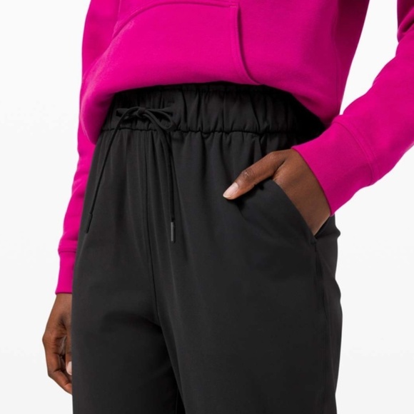 Lululemon Keep Moving Jogger Black - Size 6 - Picture 3 of 13